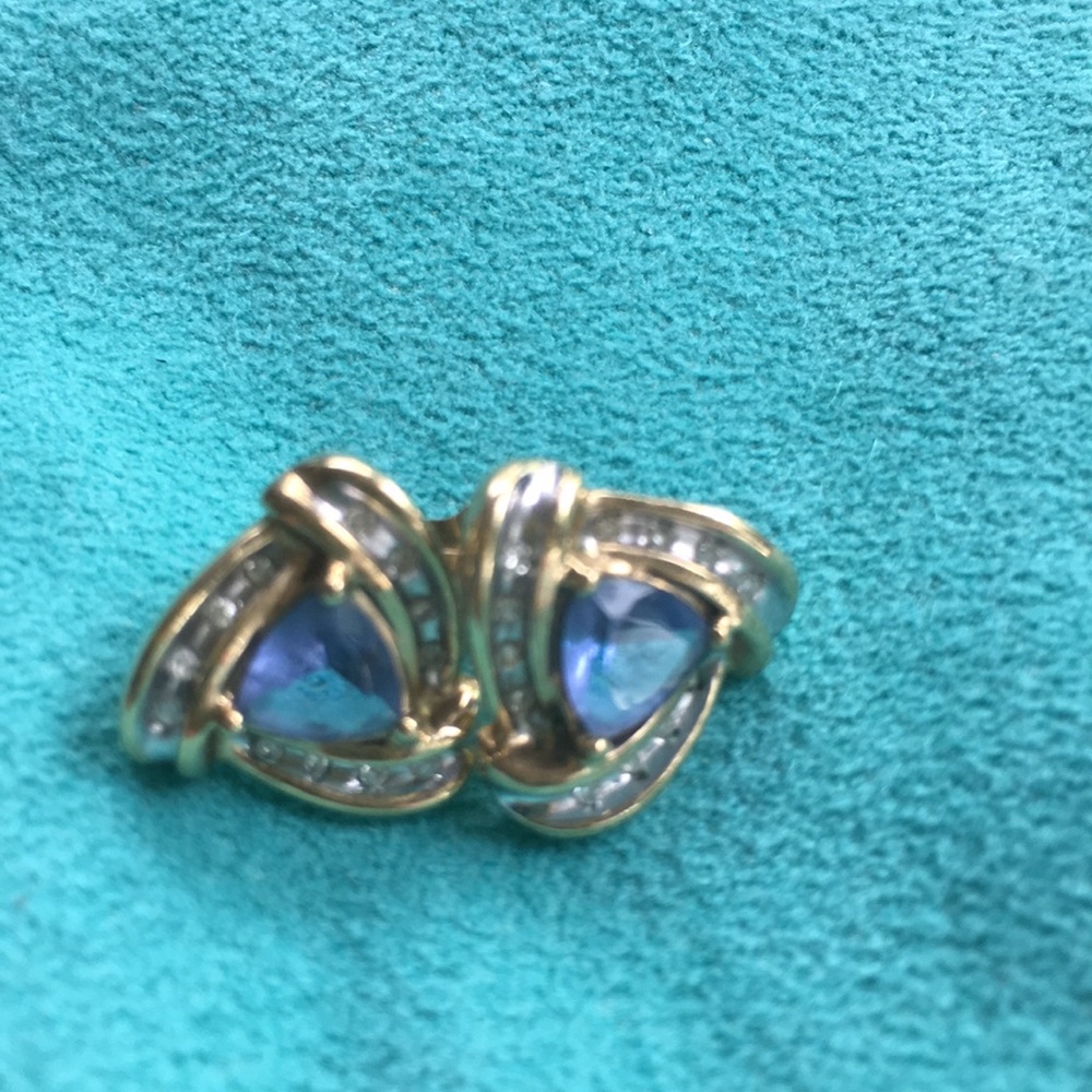 14KT Solid Gold Diamond Tanzanite pierced Earrings REAL Five  Star Posher Read - Picture 2 of 11